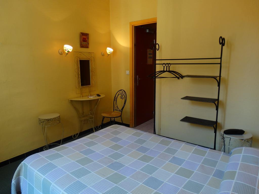 בזייה Hotel De France חדר תמונה